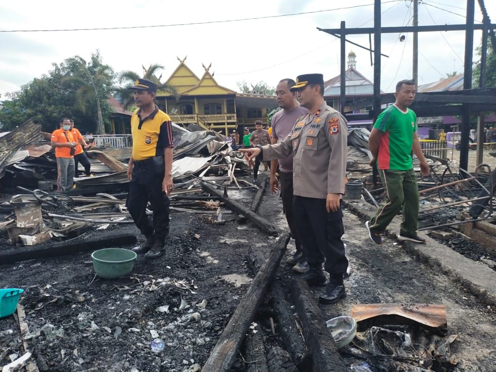 Waka Polres Wajo Tinjau Lokasi Kebakaran di Tosewo