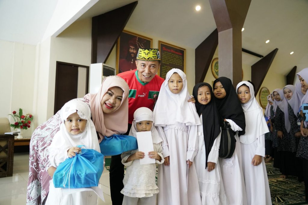Ulang Tahun ke-55 Bentuk Rasa Syukur, Pangdam XIV Hasanuddin Beri Santunan Kepada Anak Yatim