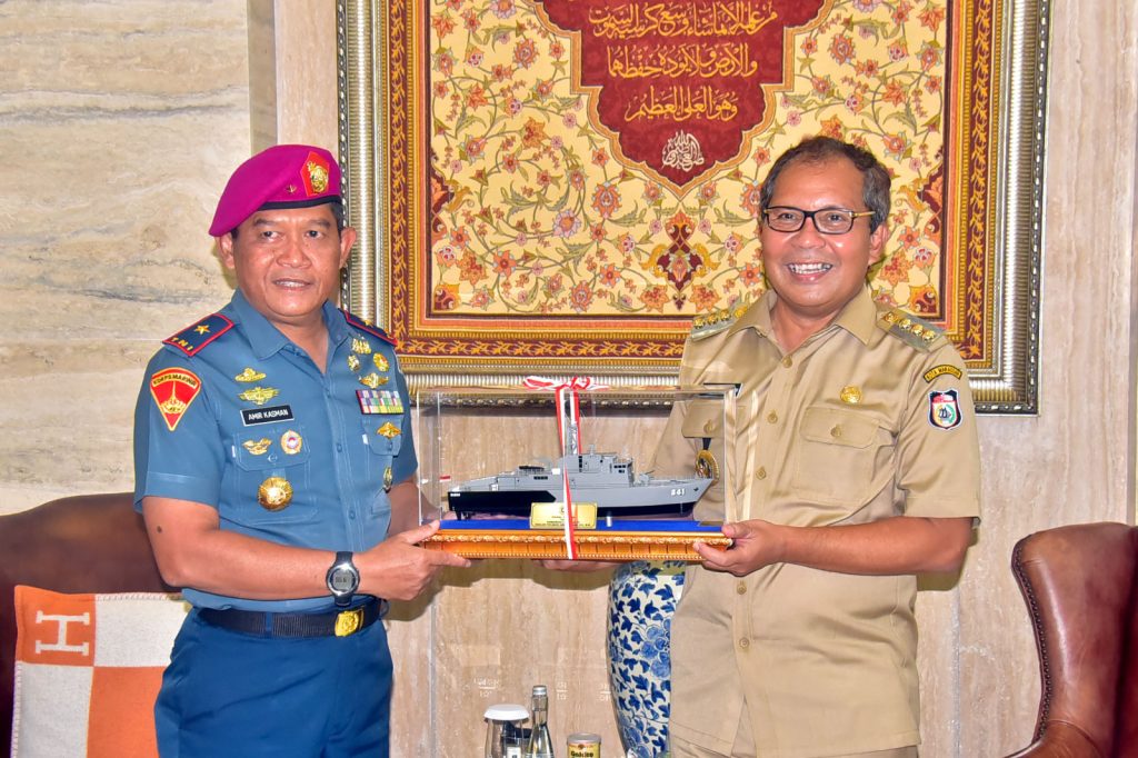 Danlantamal VI Kunjungan ke Walikota Makassar