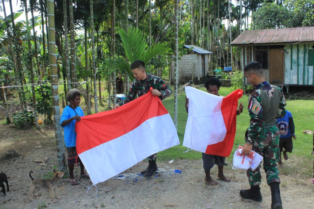 Satgas Yonif 132 BS Tingkatkan Nasionalisme Masyarakat Distrik Mannem