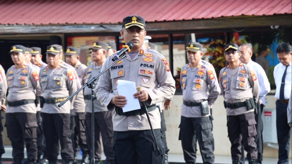 Kapolres Wajo Pimpin Upacara Kenaikan Pangkat Personelnya