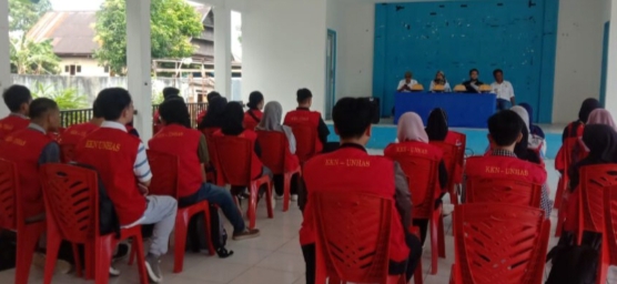 Mahasiswa KKN Unhas Diterima Sekcam Dan Lurah Mangkoso