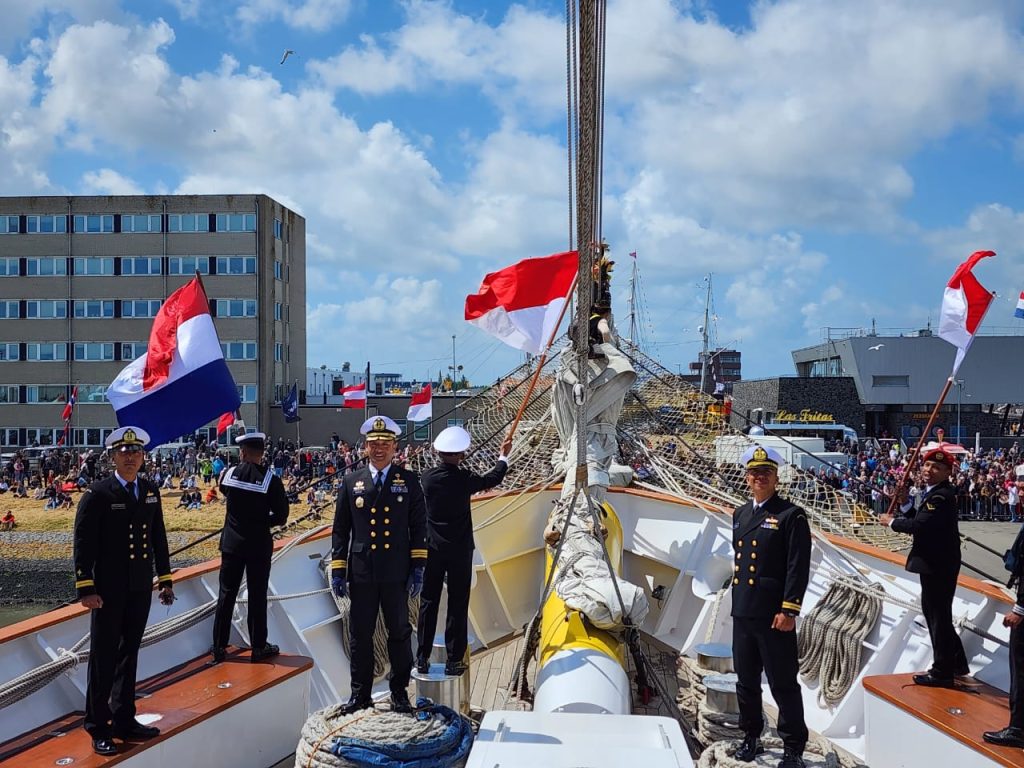 Dari Dermaga Den Helder Belanda, KRI Bima Suci Bertolak Menuju Hartlepool Inggris