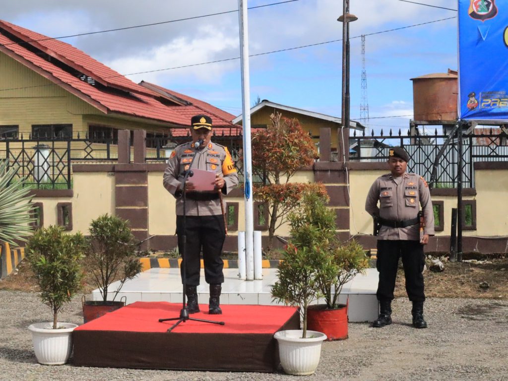 Gelar Apel Pasukan Operasi Patuh Cartenz 2023, Kapolres Paniai Bacakan Amanat Kapolda