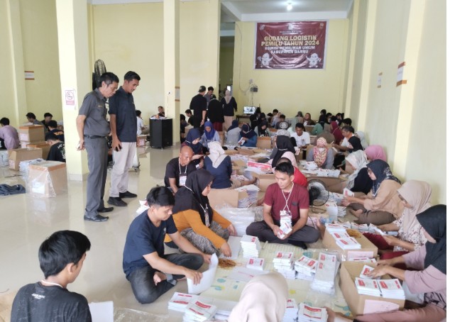 KPU Barru Sortir Surat Suara Presiden dan DPD Sebanyak 142.234