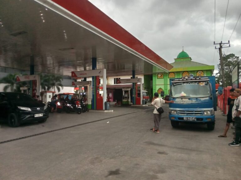 Penggerebekan Mafia Solar di SPBU Daya: Truk, Tandon, dan Oknum SPBU Digiring ke Posko Resmob Polda Sulsel