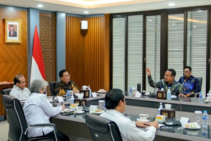 Tiga Ketua Parpol Masuk Tim Gubernur Sulsel, Publik Pertanyakan Independensi Pemprov