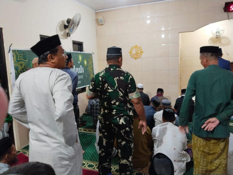 Safari Subuh Babinsa Koramil Bontonompo Perkuat Komunikasi dan Kemanunggalan TNI-Rakyat