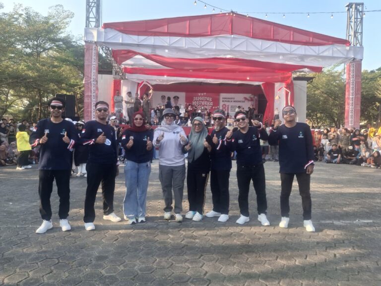 Bupati Ikut Bergoyang Saat PDAM Tampil, Sorak Gembira Pecah Tanda Cinta pada Pemimpin Santun