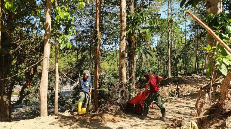 Jembatan Gantung Buakkang Capai 83 Persen, Dandim Apresiasi Gotong Royong TNI dan Warga