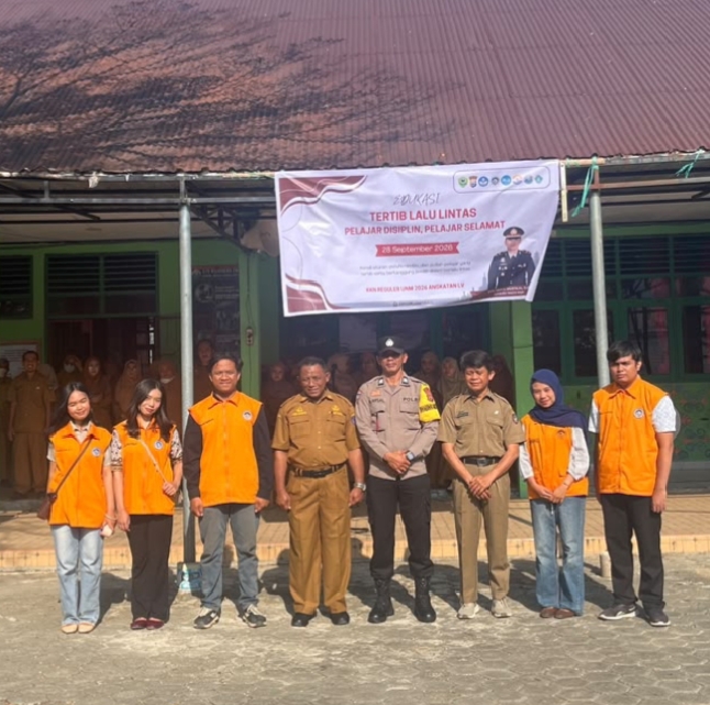 Bukan Sekadar Upacara, Polisi Tanamkan Kesadaran Keselamatan Berlalu Lintas kepada Pelajar SMAN 5 Tanete Riaja