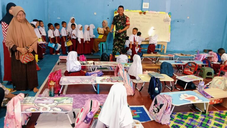 Kawal Program Gizi Nasional, Babinsa Dampingi Penyaluran MBG untuk 1.074 Siswa di Gowa