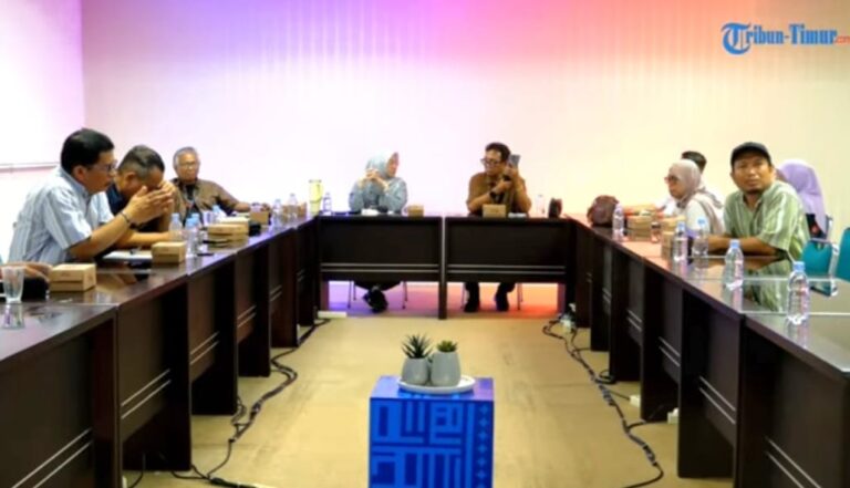 DPRD GOWA Tak Hadir, di Diskusi Forum Dosen Tribun Timur