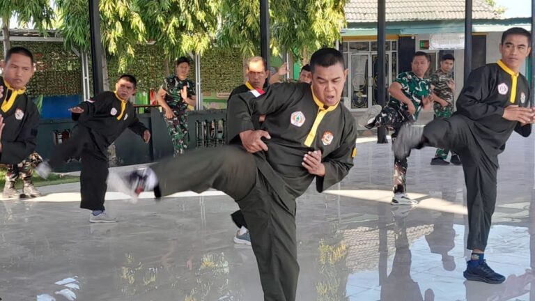 Perkuat Naluri Tempur, Prajurit Kodim 1409/Gowa Intensifkan Latihan Pencak Silat Militer di Hanggar Arya Jundana