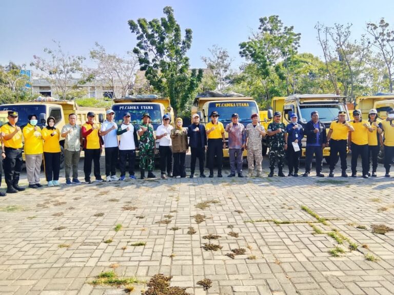 TNI–POLRI BERSATU MASYARAKAT GELAR GERAKAN PEDULI SAMPAH DI GOWA
