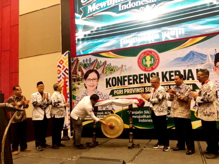 Buka Konkerprov II PGRI Sulsel, Pemprov Tekankan Pentingnya Peran Pendidik dan Kepastian PPPK